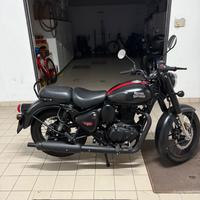 Royal Enfield Classic 350 nera 2023 – 3.000 km