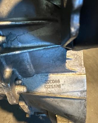 Cambio manuale 5 marce Peugeot 208 8H01