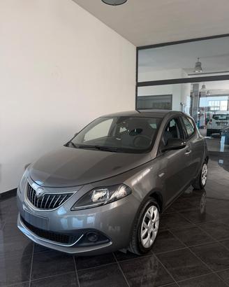 Lancia Ypsilon 1.0 FireFly 5 porte S&S Hybrid Gold
