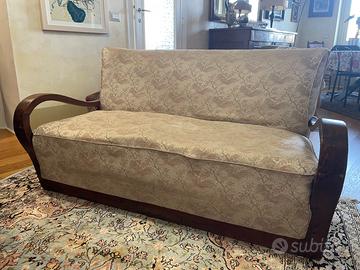 Divanetto liberty struttura in noce, anni 20
