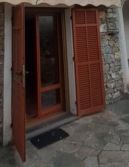 stock infissi alluminio -pvc effetto legno 9 pezzi