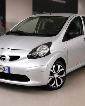 Toyota Aygo 1.0 12V VVT-i 5 porte Sol