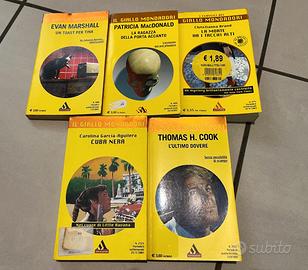 Stock libri 5 pezzi (#03-06)