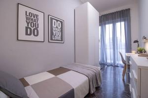 Stanza in appartamento di 140 m² a Brescia