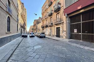 2 LOCALI A CATANIA