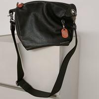 borsa pelle nera Mandarina  Duck 