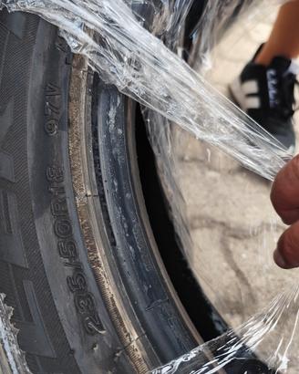 Gomme Bridgestone 235/50 R18 97V