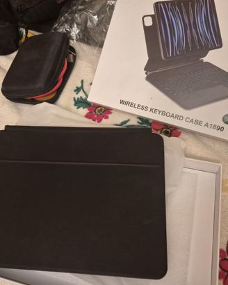 Custodia tastiera wireless A1890 per iPad