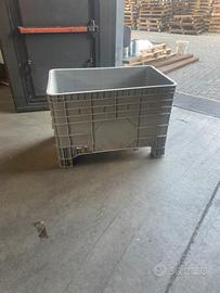 Cassonetti in plastica usato