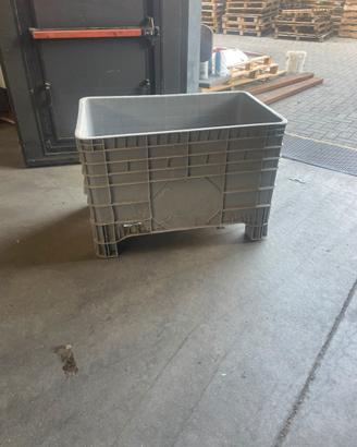 Cassonetti in plastica usato