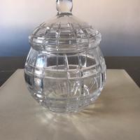 Ciotola con coperchio