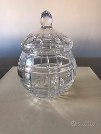 Ciotola con coperchio