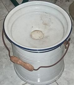 Antico vaso da notte