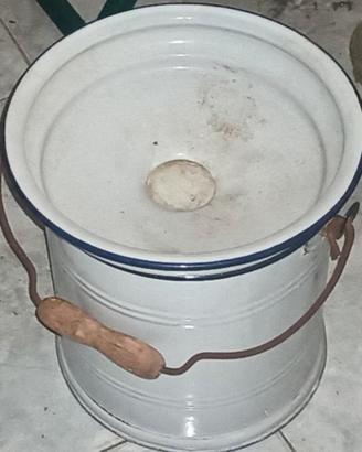 Antico vaso da notte