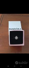 Charm Pandora Leone