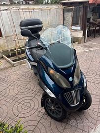scooter piaggio mp3 250