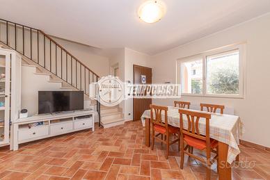 Villa a Schiera a Albano Laziale 5 locali