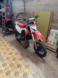 Pit bike