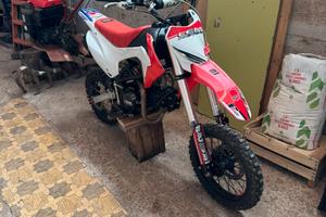 Pit bike