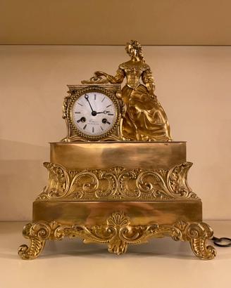 OROLOGIO DA TAVOLO IN BRONZO DORATO