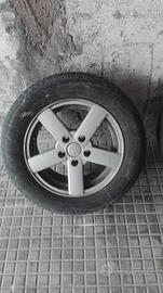 pneumatici con cerchi in lega