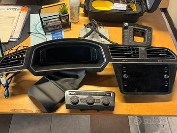 Quadro strumenti Cockpit e autoradio Tiguan 2019
