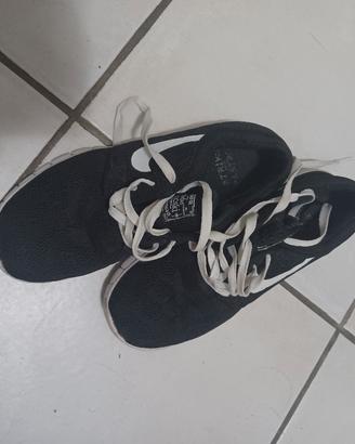 scarpe nere Nike SB Stefan Janoski 