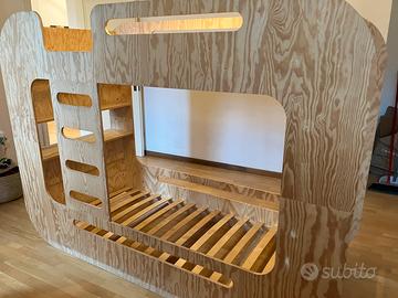 STUPENDO LETTO A CASTELLO MONTESSORI CON LIBRERIA