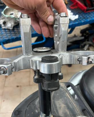 Piastra di sterzo superiore aprilia tuono