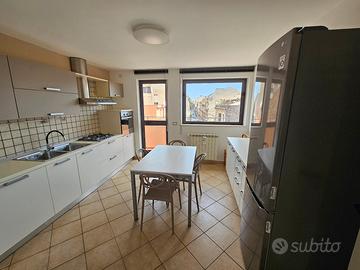 Trilocale arredato e ristrutt. Via Grotte Bianche