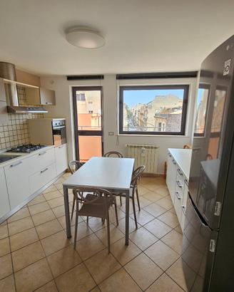 Trilocale arredato e ristrutt. Via Grotte Bianche