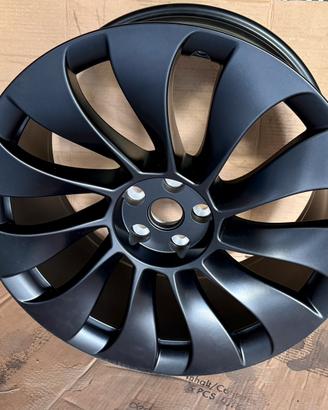 Cerchione Tesla uberturbine da 20”