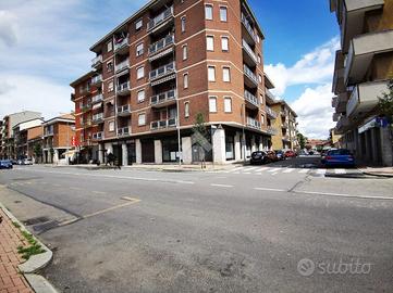 NEGOZIO A MONCALIERI