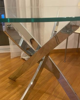 Tavolo in cristallo temperato con base in acciaio
