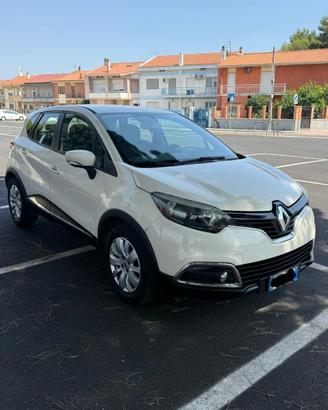 Renault Captur 0.9 TCe 90 CV - Live - 2014