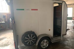 Rimorchio cresci 750 chiuso trasporto moto.