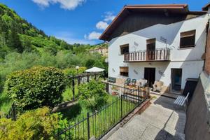 CASA DI TESTA CON GIARDINO PRIVATO