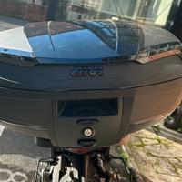 Bauletto GIVI 46lt + piastra KAPPA KM5
