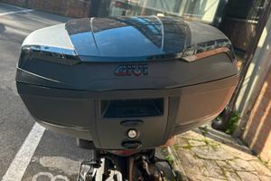 Bauletto GIVI 46lt + piastra KAPPA KM5