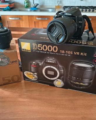 Nikon D5000 con tanto altro 