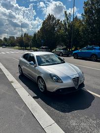 Alfa romeo giulietta quadrifoglio verde 1750