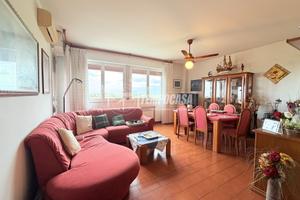 Via Byron - 5 Locali Ultimo piano luminoso!