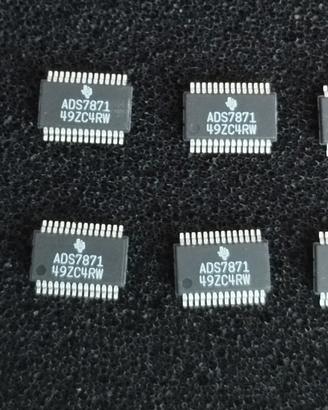 ADS7871 Convertitore A/D