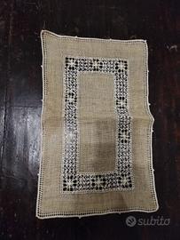 centrotavola giallo in canapa anni '50