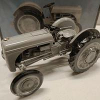 FORD 9 FERGUSON SISTEM - 1/16 ERTL PR. SERIES