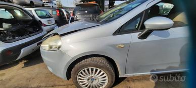 FIAT GRANDE PUNTO 2006 - PARAFANGO SINISTRO