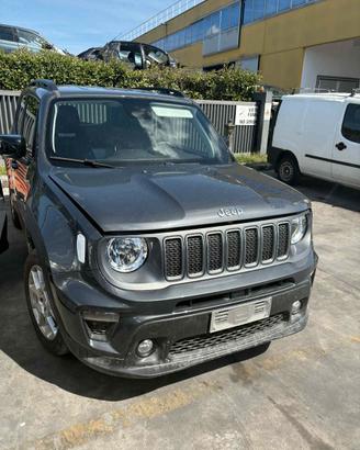 Jeep Renegade del 2023 per ricambi