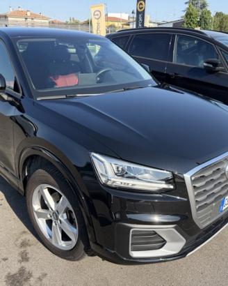 AUDI Q2 30 TDI Business Design