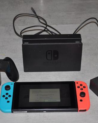 NINTENDO SWITCH CON 3 GIOCHI