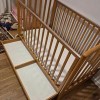 Lettino con sponde e cassetto